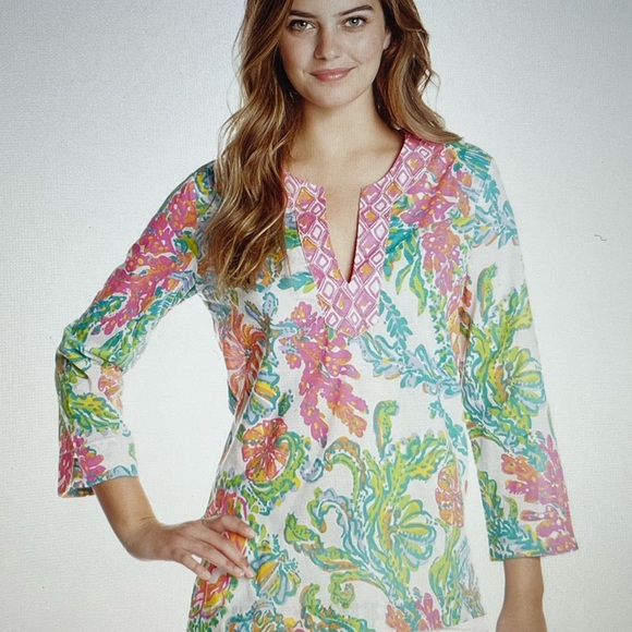 Lilly Pulitzer Amelia Island Tunic in Casa Marina S - Picture 2 of 9